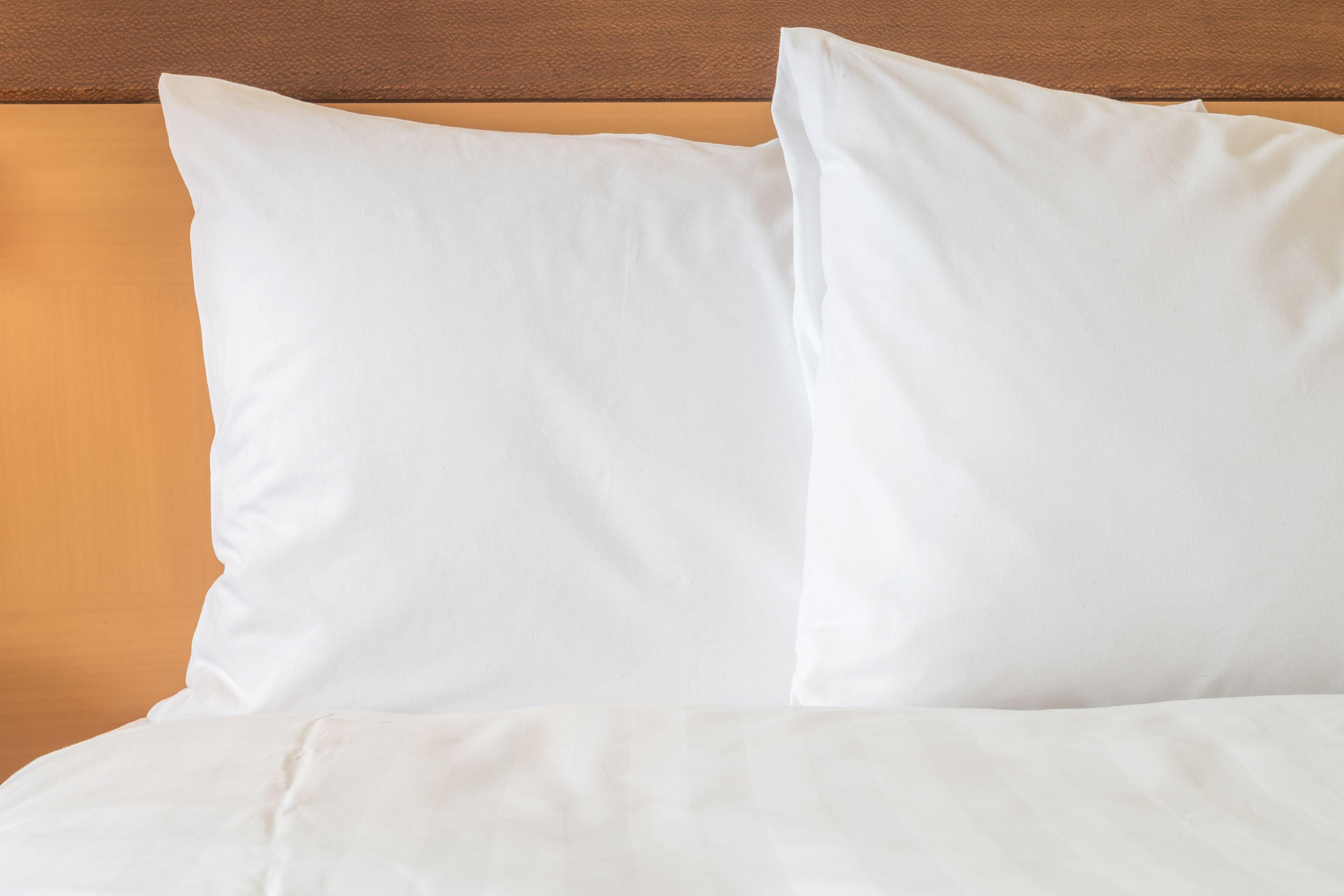 Hotel Intercontinental Yokohama Grand By Ihg Exteriér fotografie Two pillows on a bed