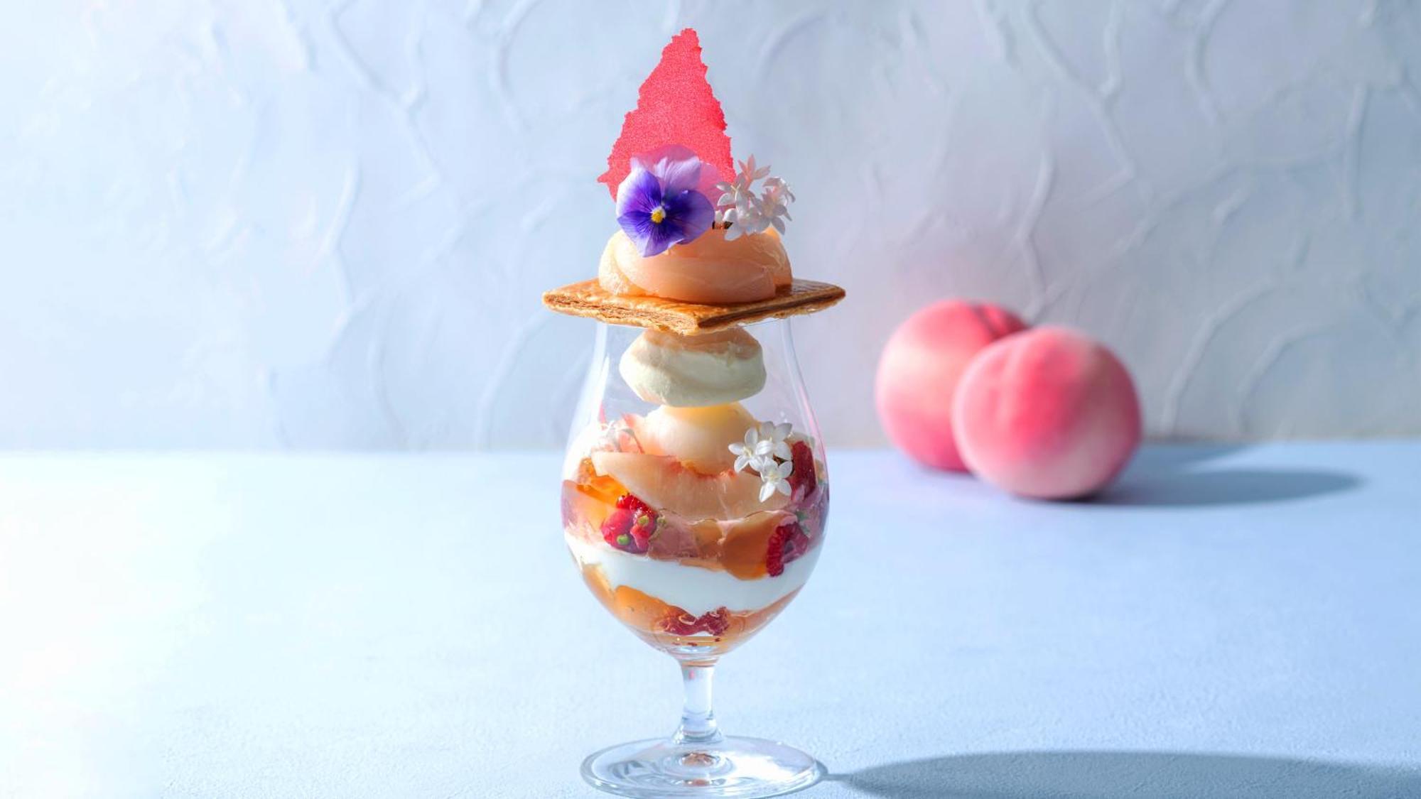 Hotel Intercontinental Yokohama Grand By Ihg Exteriér fotografie A white peach parfait